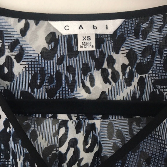 CAbi Fatale blouse style 977 leopard print size XS oversized - Picture 5 of 8